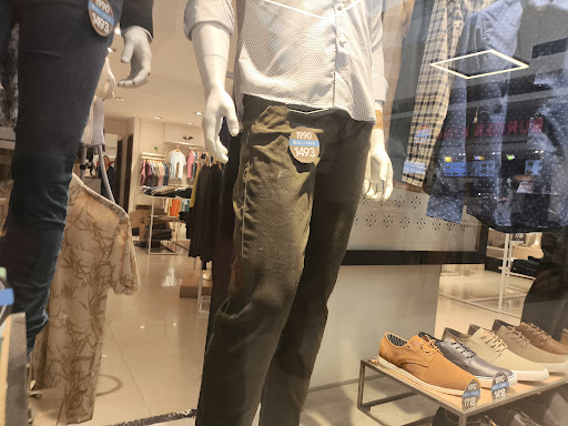 CUATROASES - Mercedes Shopping